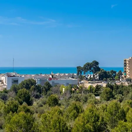 Villa Med A 2 Kilometros Andando De La Playa, Del Puerto De Aguadoc Y A 4 Del Centro De Muy Soleada Todo El Dia Capacidad Superior A 16 Personas No Requiere Coche Sitges