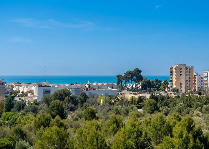 Villa Med A 2 Kilometros Andando De La Playa, Del Puerto De Aguadoç Y A 4 Del Centro De Muy Soleada Todo El Dia Capacidad Superior A 16 Personas No Requiere Coche Sitges